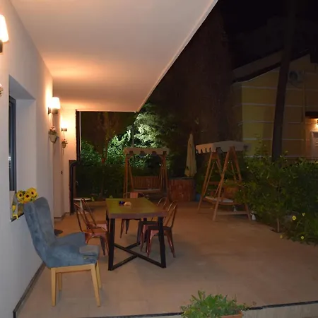 Domin Durres Golem (Tirana)