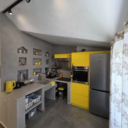 Domin Apartment, Golem, Durres شقة *
